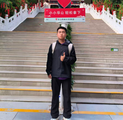 张闫荣